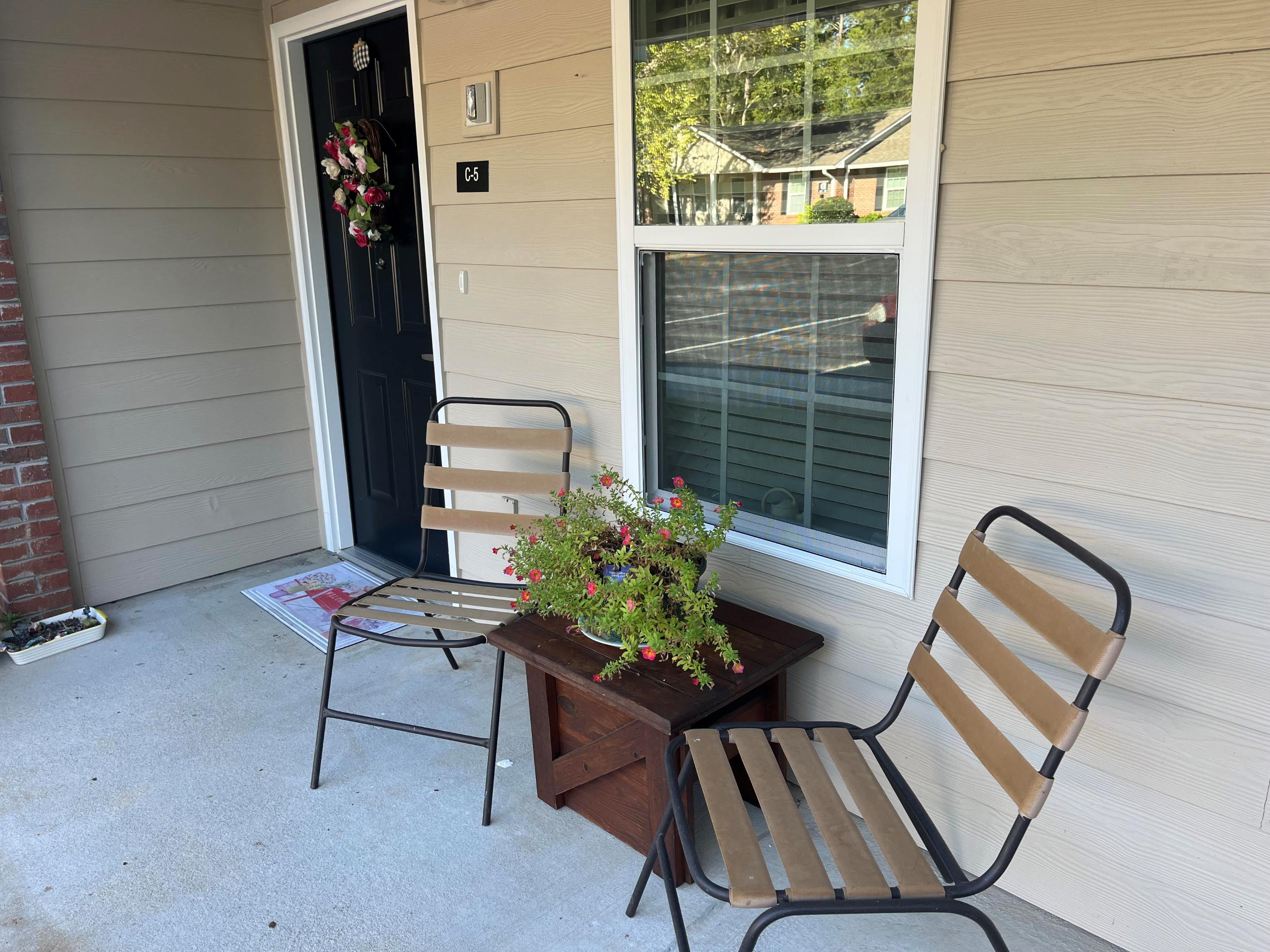 Carrollton Club Apartment Homes exterior view